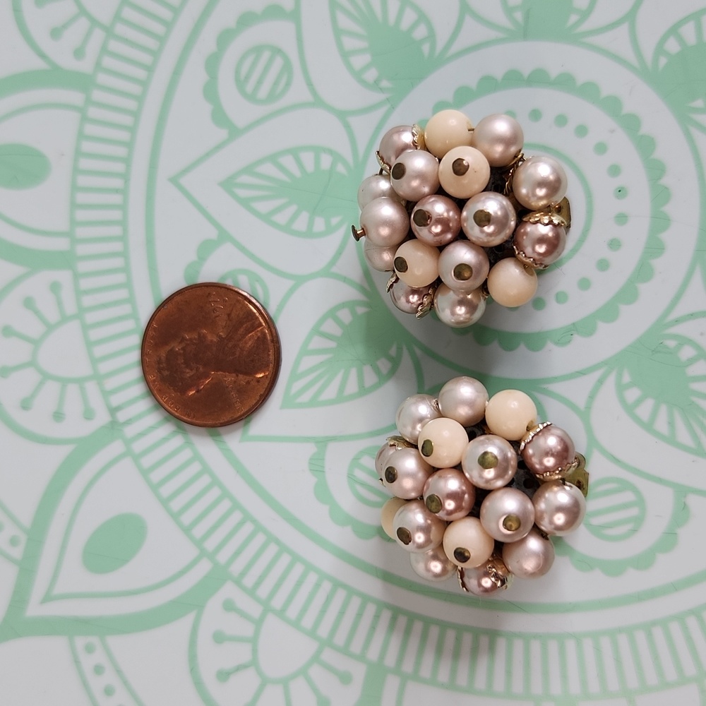 SOLD Vintage Signed Japan Clip-on Earrings - Picture 3 of 6